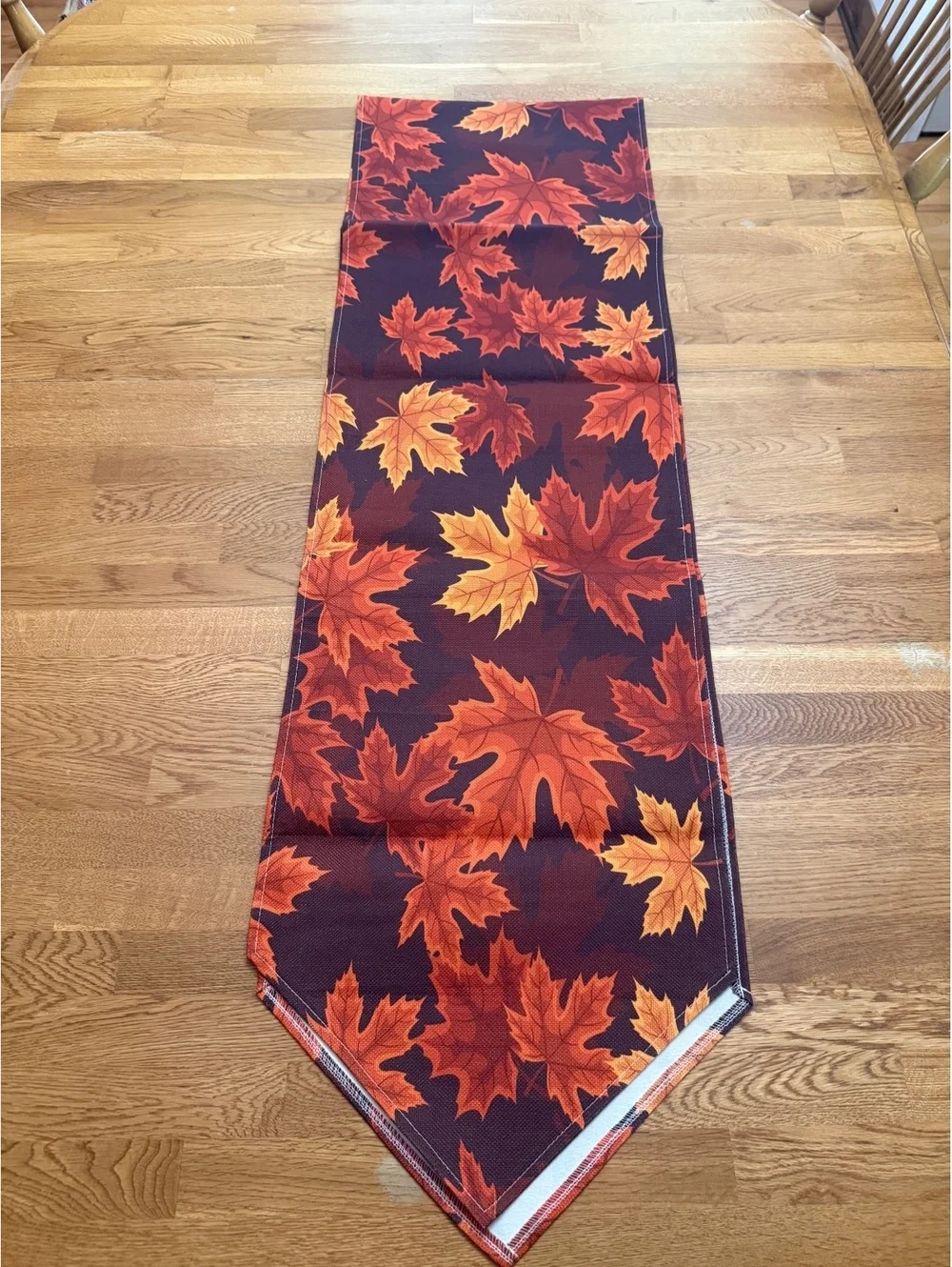 ART-SHOWING Autumn Maple Leaf Table Runner